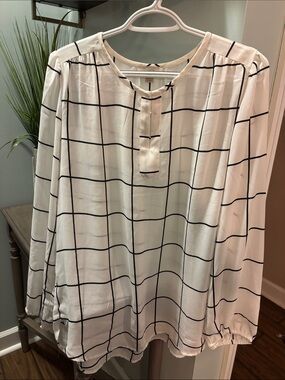 Windowpane Grid Long-Sleeve Blouse - White / Black